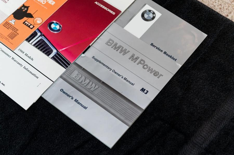 Сервисные книги BMW M3 Coupe (E30) 1988 года  (NA) (фото 221 из 231)